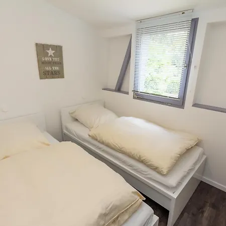 Сasa de vacaciones Bungalow Fur Bis Zu 4 Personen Im Campingpark Eifel Waxweiler